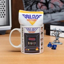 SET DE TAZA Y CALCETINES STRANGER THINGS PALADONE REDSTRING PP9884ST